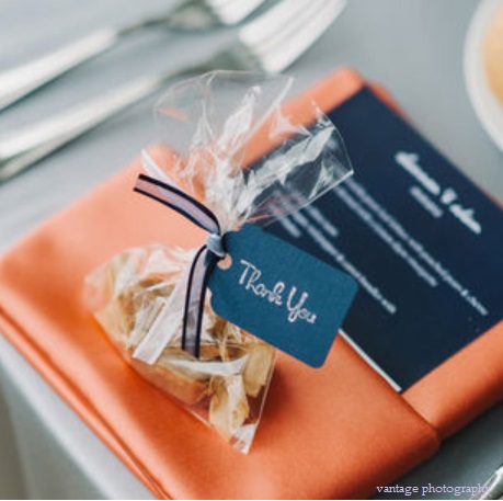 wedding favors with tag