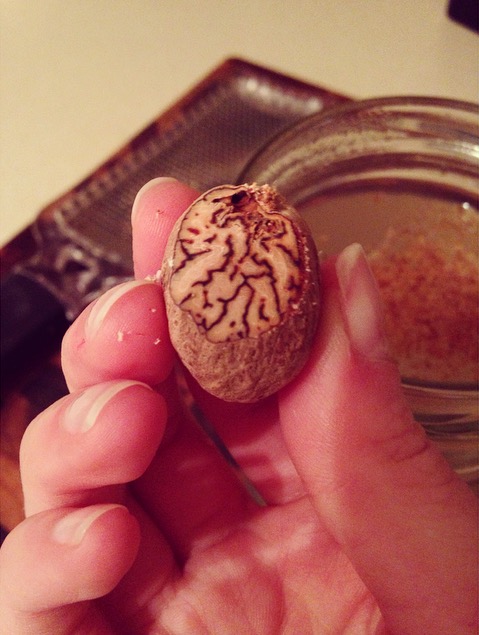 Whole nutmeg